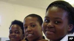 Há um crescendo de mulheres universitárias na África Oriental, depois de iniciativas governamentais em prol da promoção feminina no domínio das ciências exactas ao nivel da região