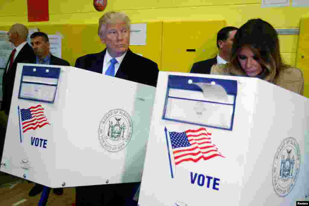 Le candidat républicain Donald Trump et son épouse Melania Trump votent à la PS 59 à New York, New York, 8 novembre 2016.