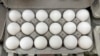 Telur dijual di sebuah toko kelontong di Lyndhurst, New Jersey, pada Minggu, 19 Januari 2025. Wabah flu burung memaksa petani menyembelih jutaan ayam setiap bulan, menyebabkan harga telur di AS melonjak lebih dari dua kali lipat pada musim panas 2023. (Foto: AP)