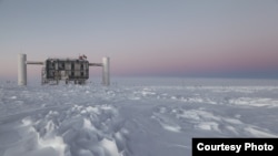 Laboratorium IceCube di Stasiun Kutub Selatan yang dikelilingi es. (Foto: Ilustrasi)
