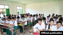 မြန်မာနိုင်ငံက အလယ်တန်းကျောင်းတကျောင်း (Photo- Hta Naung Daing)