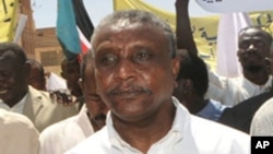 Yasir Arman, a key challenger to Sudanese President Omar al-Bashir has withdrawn from the race
