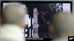 Meskipun menuai kecaman masyarakat internasional dan gagal dalam peluncuran roket pekan lalu, Korea Utara akan meneruskan program peluncuran roket antariksanya (Foto: dok). 