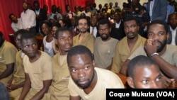 Activistas no Tribunal Provincial de Luanda