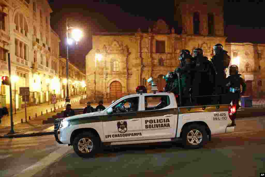 El país pasó de un ambiente de celebración por la renuncia de Evo Morales, a otro de incertidumbre desde la noche del domingo 10 de noviembre de 2019.