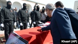 Funerales de un tunecino muerto en el ataque al Museo del Bardo.