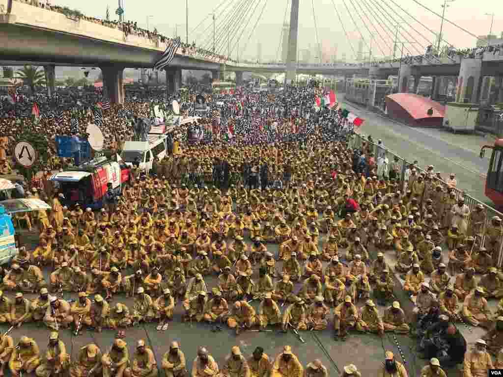 وزارت داخلہ نے 24 اکتوبر کو انصار الاسلام پر پابندی عائد کر دی تھی اور صوبوں کو تنظیم کے خلاف نوٹی فکیشن جاری کرتے ہوئے کارروائی کی ہدایت کی تھی۔