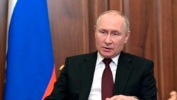 El presidente ruso, Vladimir Putin, dando un mensaje a la nación sobre Ucrania desde el Kremlin en Moscú, Rusia, el lunes 21 de febrero de 2022.
