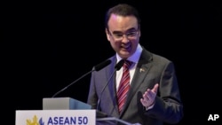 Menteri Luar Negeri Filipina, Alan Peter Cayetano (Foto: dok).