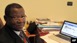 Lambert Mende, le porte-parole du gouvernement de la République démocratique du Congo (RDC)