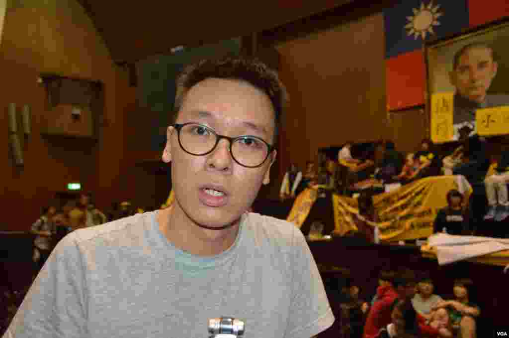 抗議學生組織者台大的林飛帆(美國之音申華拍攝)