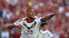 El delantero de Venezuela, Salomón Rondón, celebra al marcar el segundo gol de su equipo durante el partido de fútbol del grupo B del torneo Copa América Conmebol 2024 entre Jamaica y Venezuela en el estadio Q2 de Austin, Texas, el 30 de junio de 2024.
