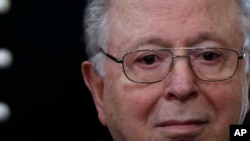 El reverendo Fernando Karadima acusado de abuso sexual en Chile, en foto de noviembre 11 de 2015. Un tribunal dictaminó que la Iglesia Católica debe pagar una indemnización a Juan Carlos Cruz, José Andrés Murillo y James Hamilton, tres víctimas de Karadima.