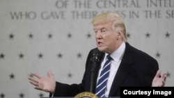 Presiden Trump dalam Pidato Mingguannya di Gedung Putih (Foto: dok). 