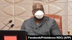 Le président Félix Tshisekedi porte un masque facial à la Cité de l'Union africaine, Kinshasa, 30 mars 2020. (Facebook/Présidence RDC)