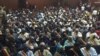 Vue des participants au forum national mars 2018. (VOA/André Kodmadjingar).