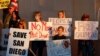 Propietarios de negocios protestan en San Diego, California, por las nuevas restricciones impuestas por el gobierno estatal para contener la pandemia del coronavirus, el 16 de noviembre de 2020.