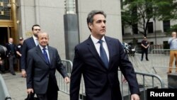 El abogado personal del presidente Donald Trump, Michael Cohen, sale de la corte federal en Manhattan, el 30 de mayo de 2018.