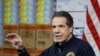 El gobernador de Nueva York, Andrew Cuomo, habla durante una rueda de prensa para hacer sonar una campanada de alarma por el avance del coronavirus en su estado.