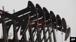 APTOPIX Oil Prices