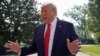 Le président Donald Trump s'adresse aux journalistes à Washington avant de partir sur les lieux de deux fusillades, à Dayton (Ohio) et à El Paso (Texas), le 7 août 2019.