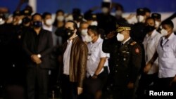 El presidente de El Salvador, Nayib Bukele, participa en una ceremonia de promoción de policías a cabos en San Salvador, el 30 de septiembre de 2020.