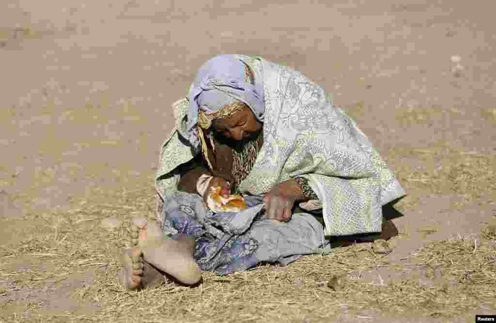 عالمی ادراہ خوراک کی سربراہ ولیری آموس نے کہا ہے کہ شام میں لاکھوں لوگوں کو خوراک اور ادویات کی کمی کا سامنا ہے۔