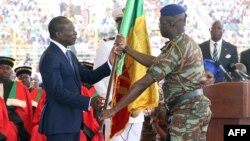Patrice Talon lors de sa prestation de serment à Porto-Novo, le 6 avril 2016. (AFP PHOTO / Yanick Folly)