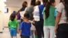 Penuturan Anak Migran tentang Kondisi Memilukan Penampungan di Texas