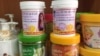 តាម​ការ​ស្រាវជ្រាវដោយ​អ្នក​ជំនាញ រក​ឃើញ​ថា​ មេឡេ​ភាគច្រើន​មាន​ផ្ទុកសារធាតុកាត់​ដូចជា​បារតលើស​កម្រិត ដែល​អាច​បង្កគ្រោះថ្នាក់​ដល់អ្នក​ប្រើប្រាស់។ (ខាន់ សុគុំមនោ/VOA)