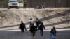 Alrededor de 400 migrantes centroamericanos cruzan a México