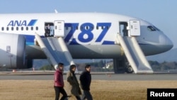 一架新型波音 787 客機被迫緊急降落日本西部的高松機場