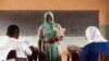 CAMFED በመሰረታዊ ሁኔታ ከድህነት ጋር የተቆራኙና ሴቶችን ከትምህርት ገበታቸው የሚያርቁ ተግዳሮቶችን በመቅረፍ ሴቶች ራሳቸውን እንዲችሉ ያግዛል። 