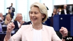 Ursula fon der Leyen yenidən Avropa Komissiyası prezidenti seçilməsini qeyd edir