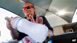 Arizona y California en alerta por altas temperaturas. El día más caluroso registrado en Phoenix fue el 26 de junio de 1990, cuando el termómetro marcó 122 grados Fahrenheit.
