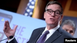 民主党籍的参议院情报委员会主席马克·沃纳（Mark Warner）（路透社资料图）