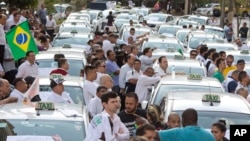 Rencana Pemkot Sao Paulo, Brazil mengizinkan operasi taksi Uber telah memicu aksi protes oleh para sopir taksi resmi di sana (foto: dok).