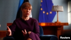 Presiden Estonia, Kersti Kaljulaid, berbicara dalam sebuah wawancara di Tallinn, Estonia, 22 Januari 2019 (foto: Reuters/Ints Kalnins)