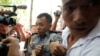 ဒုရဲမှူး မိုးရန်နိုင် ထွက်ဆိုချက်အပြီး တရားရုံးအပြင်ထွက်လာစဉ်