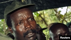 Joseph Kony, l'un des chefs rebelles les plus recherchés au monde (photo prise en 2006) 