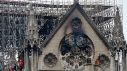 La cathédrale Notre-Dame de Paris dévastée