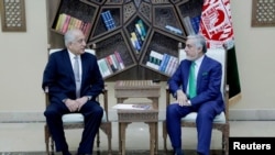 U.S. special representative for Afghanistan, Zalmay Khalilzad (L), meets with Afghanistan Chief Executive Abdullah Abdullah in Kabul, Afghanistan, Sept. 2, 2019. 