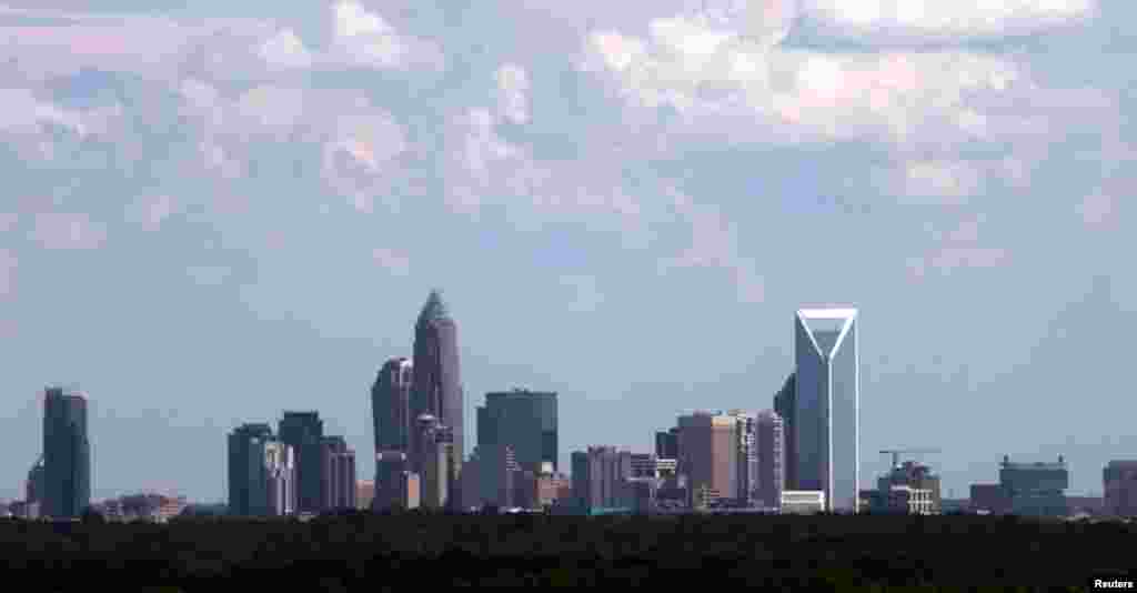 Langit Charlotte, North Carolina dari jendela pesawat (2/9). 