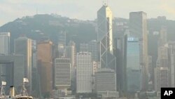 Like many big cities in Asia, a blanket of smog covers Hong Kong, causing cardiovascular and respiratory illnesses