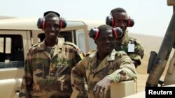 Des soldats sénégalais à Thiès, au Sénégal, le 18 février 2016.