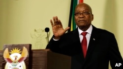L'ex-président sud-africain, Jacob Zuma, fait un geste lors de son adresse à la nation à Pretoria, Afrique du Sud, 14 février 2018.