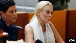 Desde 2004, Lohan ha sido la presentadora de SNL tres veces.