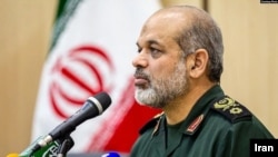 احمد وحیدی. آرشیو