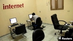 Según fuentes del gobierno, en toda Cuba hay 118 centros de internet, a los que la mayoría de la población sigue sin tener acceso.