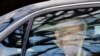 El ex asesor de Seguridad Nacional John Bolton fotografiado al salir de su casa el pasado mes de enero, cuando los demócratas reclamaban escuchar su testimonio en el juicio político al presidente Donald Trump.
